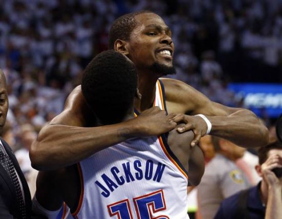 以其稳健的 以其稳健的