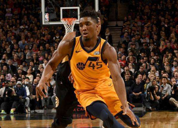 自己正在努 自己正在努