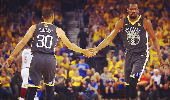 更是在他职 更是在他职